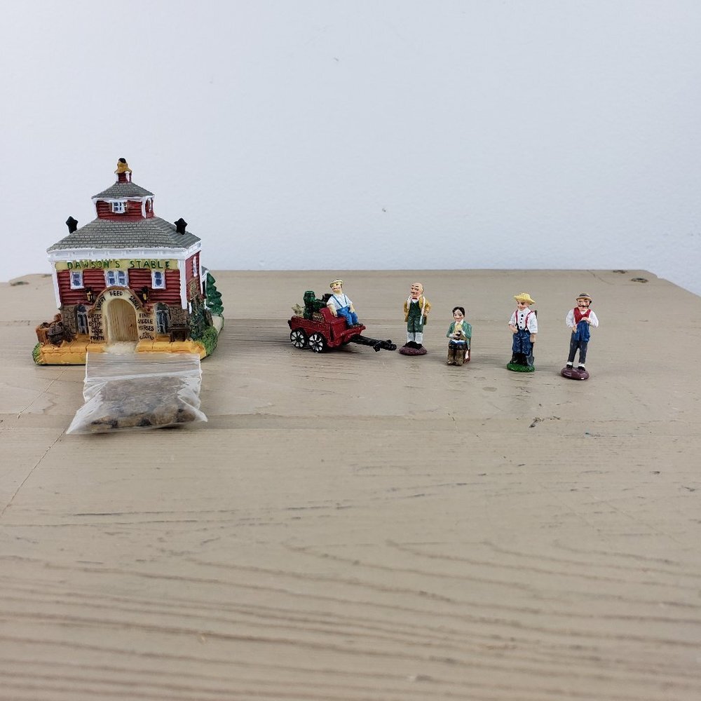 Internat'l Resourcing Liberty Falls & Figures NWT